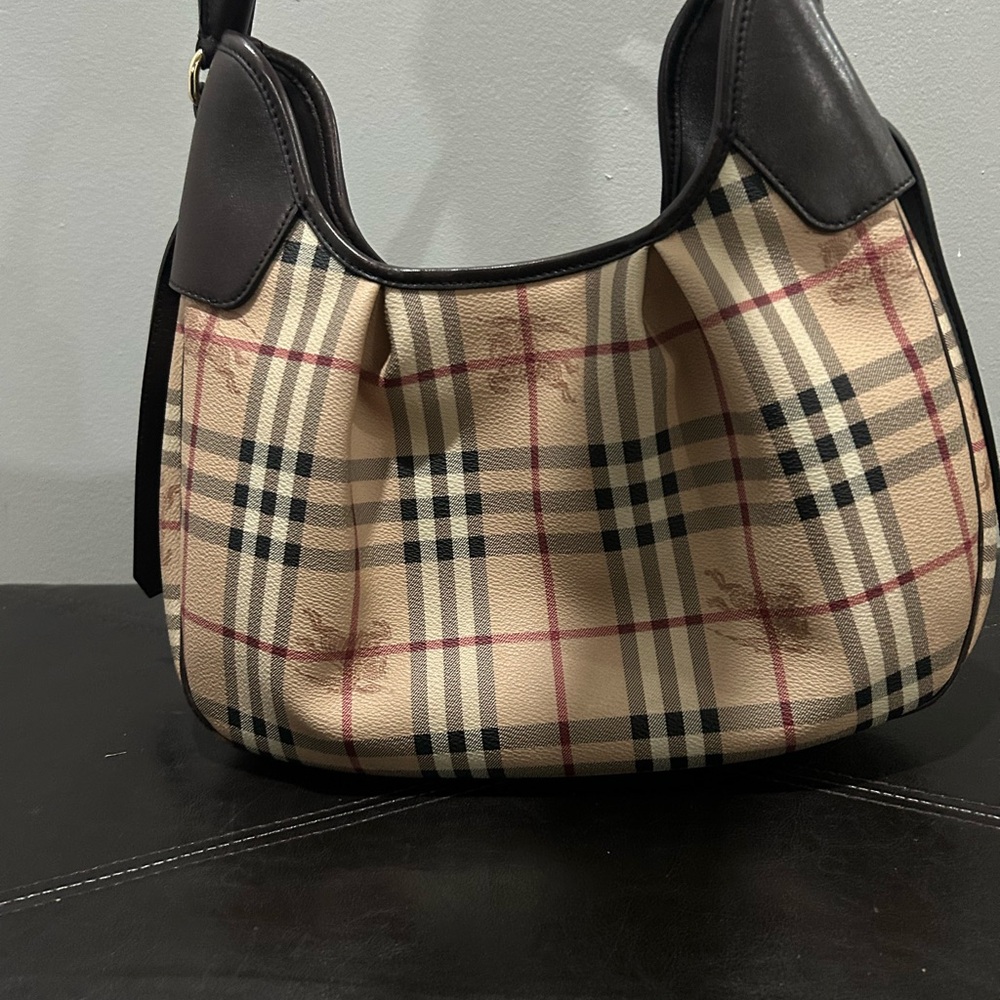 Burberry Black and Tan Shoulder Bag with Iconic Design